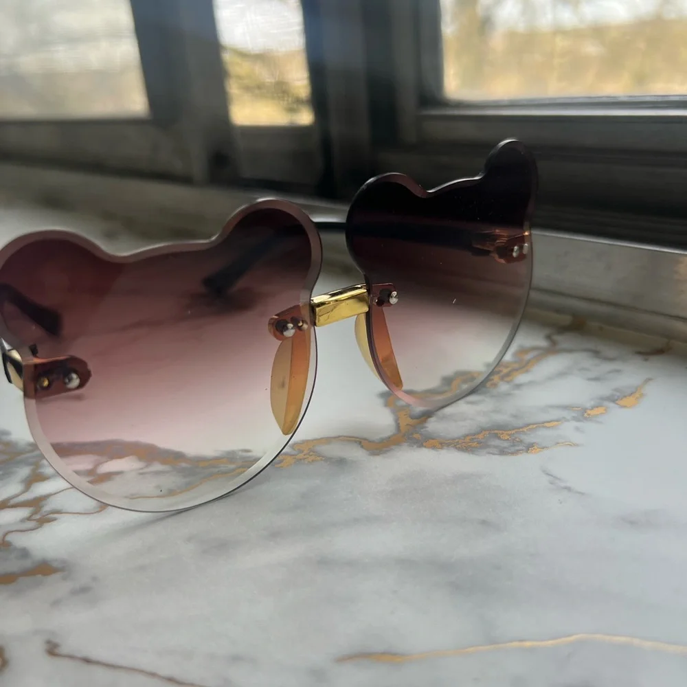 Bear-Shaped Gradient Sunglasses - Picture 4 of 4